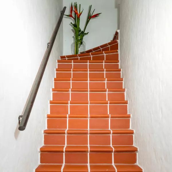 Escalón Casa Blanca Betania 30x30
