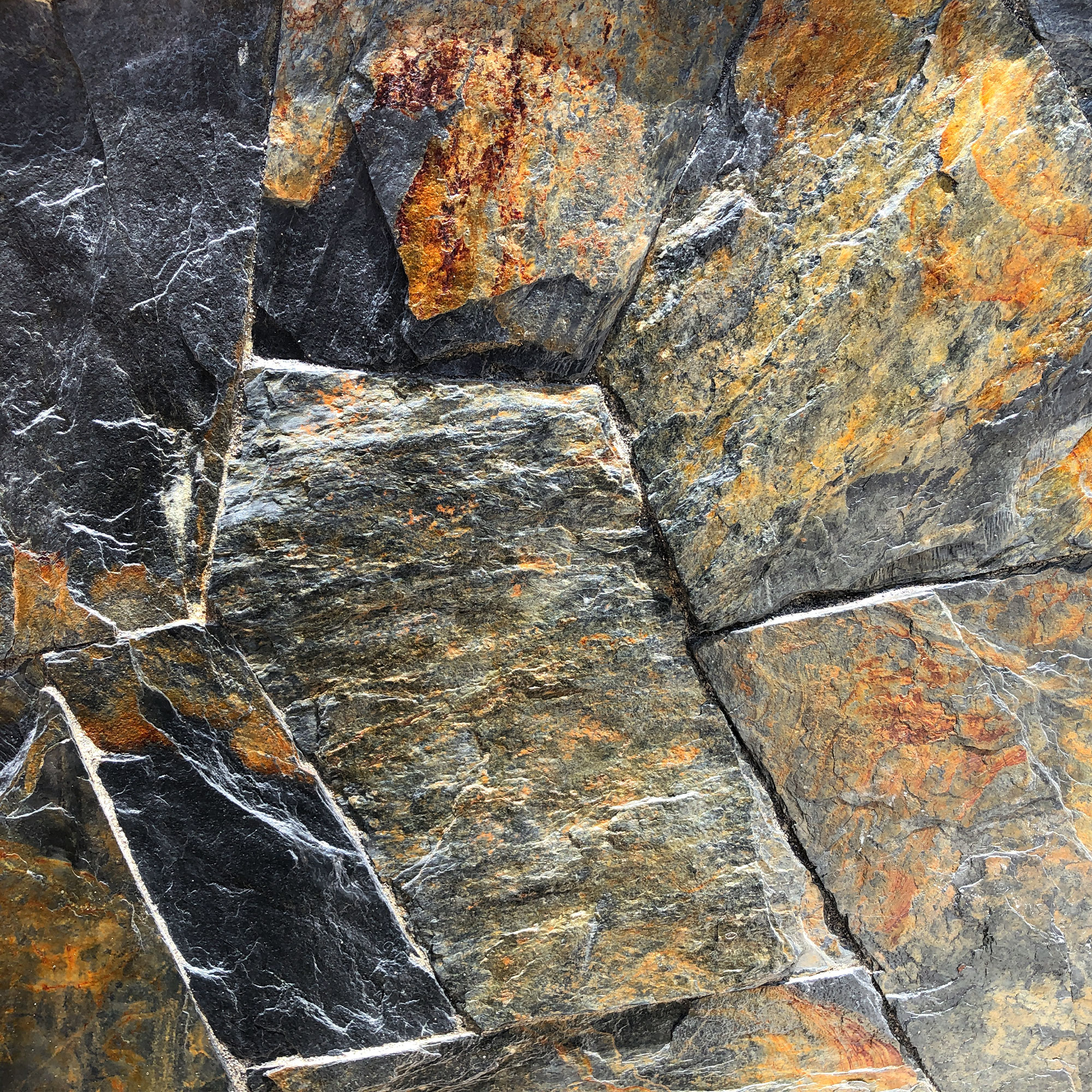 PIEDRA NEGRA OXIDADA IRREGULAR